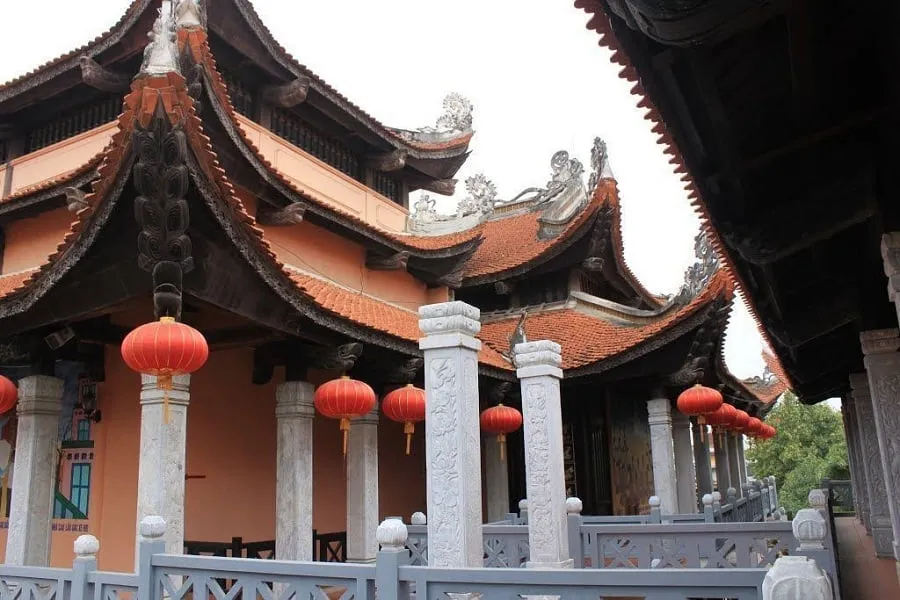 The architecture of Tu Ky Pagoda is magnificent but still carries outstanding marks