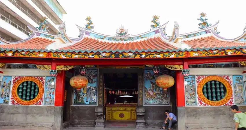 The Chinese Architecture of Nhi Phu Temple