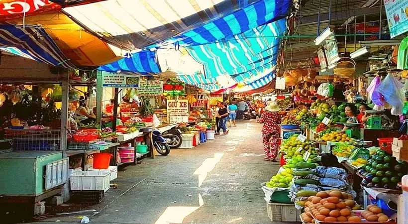 Fruit stalls at Ba Chieu market