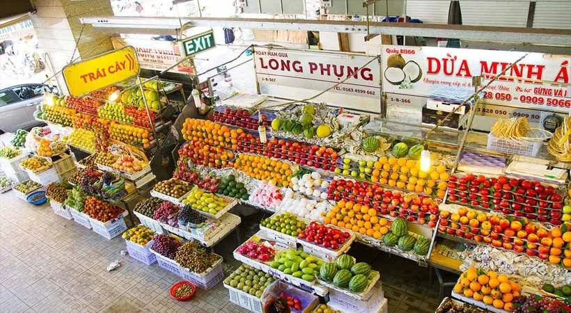 Fruit shop at Ba Chieu market
