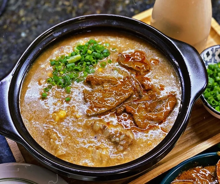 Cháo niêu luôn đảm bảo độ nóng hổi sánh mịn