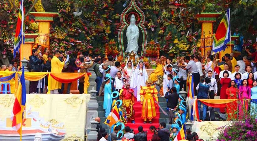 Hội quán Tam Sơn ngày lễ