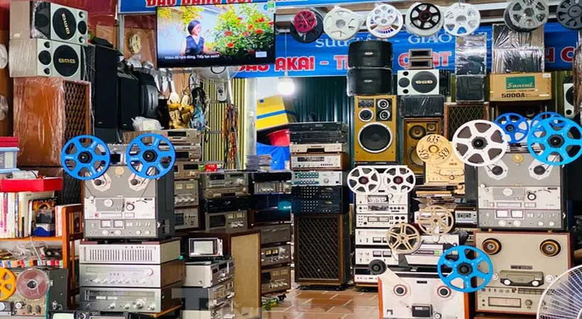 No Trang Long flea market with old music records