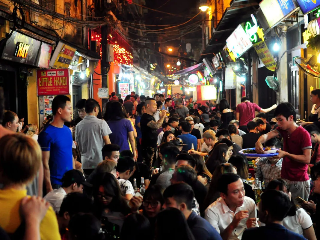 Phố bia Tạ Hiện những “đêm không ngủ”