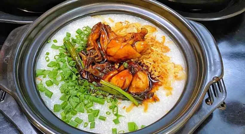 Green Frog Porridge - delicious dish attracts tourists