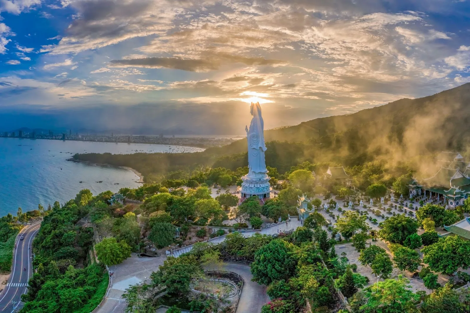 Linh Ung Pagoda Son Tra - A peaceful place in the heart of Da Nang