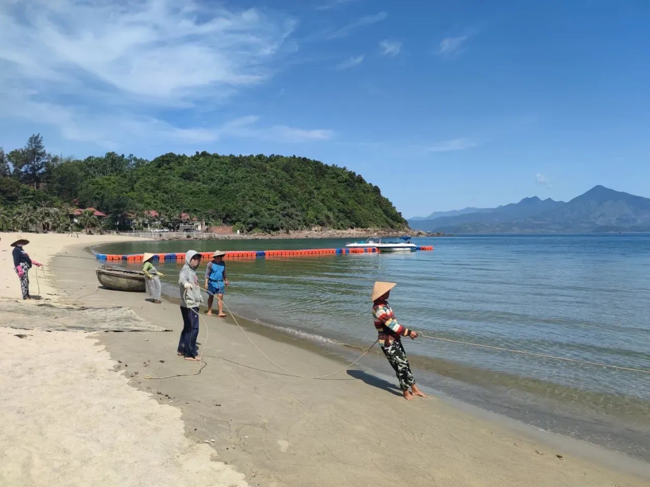 Easy to move to Tien Sa Beach