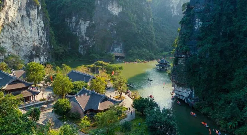 Thăm quan du lịch tràng an bãi đính