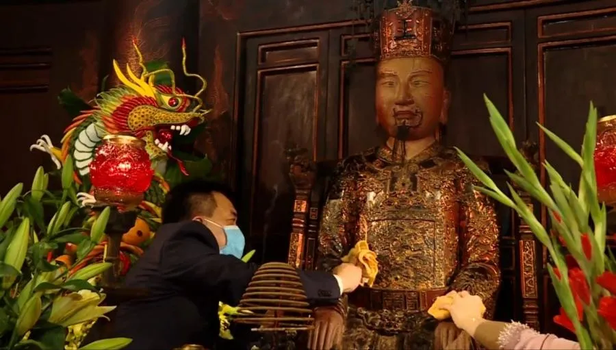 Nghi lễ tắm tượng chùa Hoa Lư