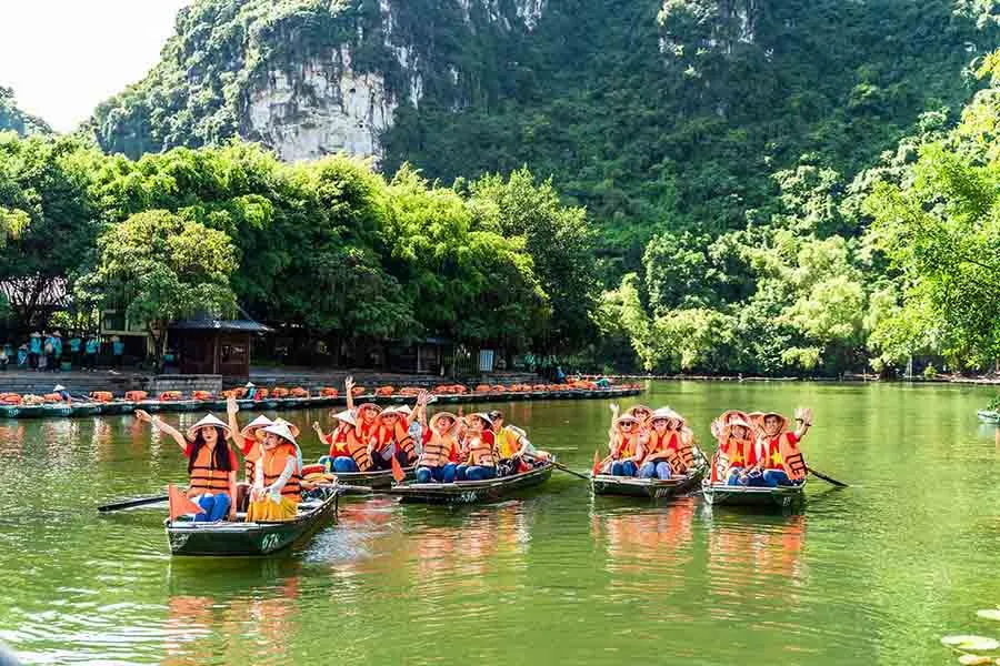 Kayaking Experience in Bai Dinh