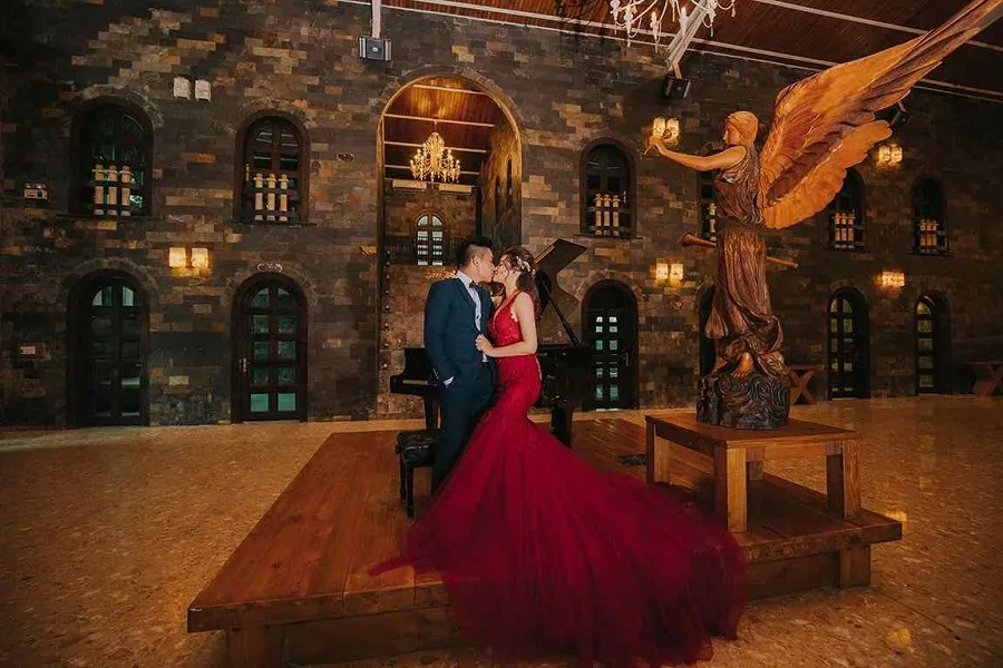 The splendor inside the castle