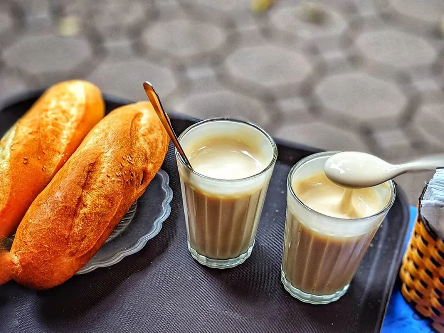 Diners feel the softness of the coffee