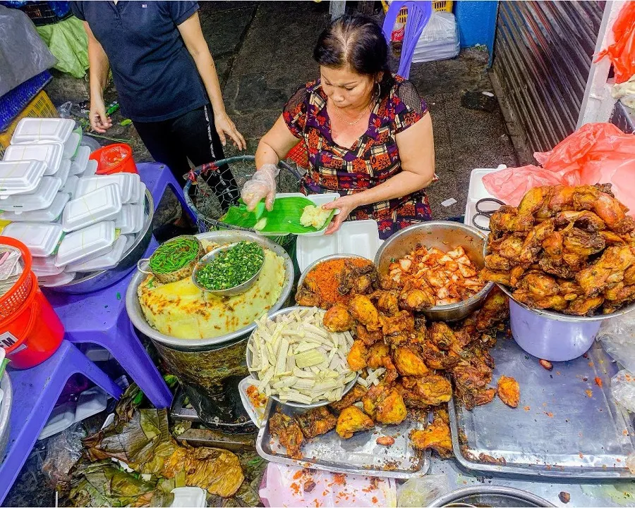 Ba Chieu market is also famous for many attractive dishes