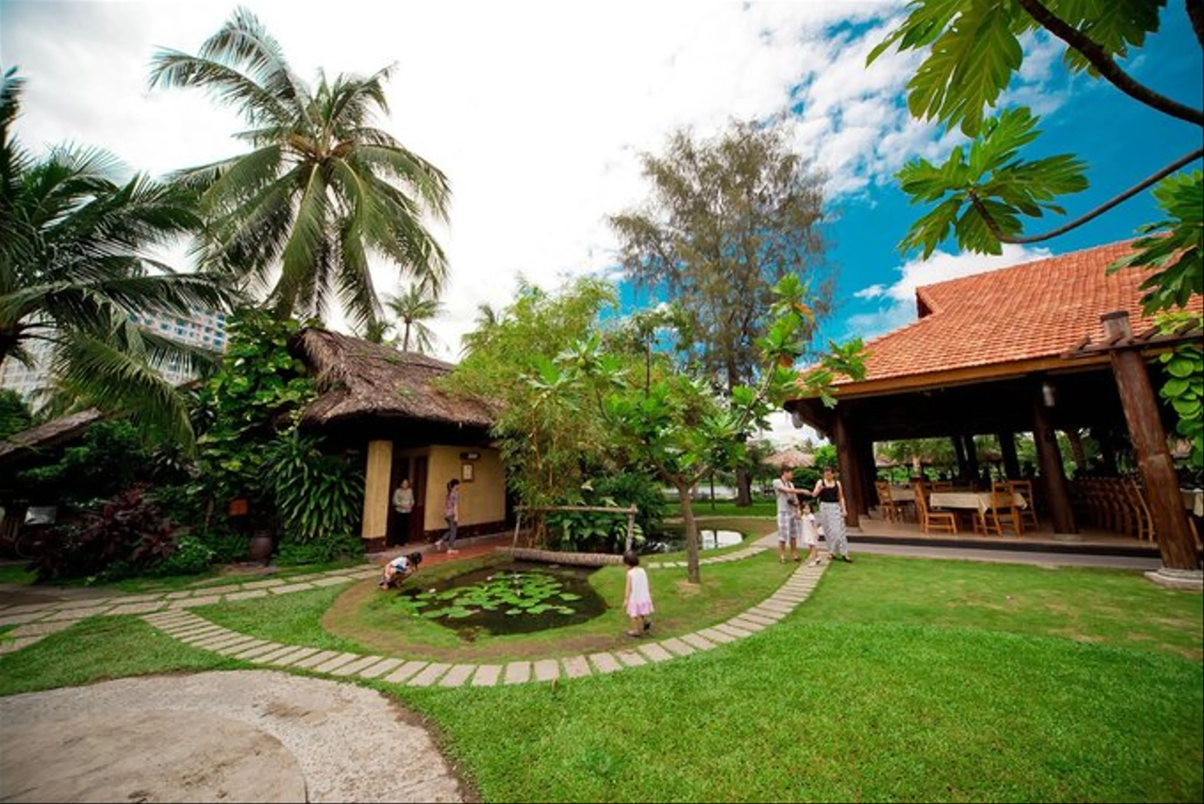 Khu du lịch Văn Thánh - Địa điểm dừng chân lý tưởng cho mọi du khách