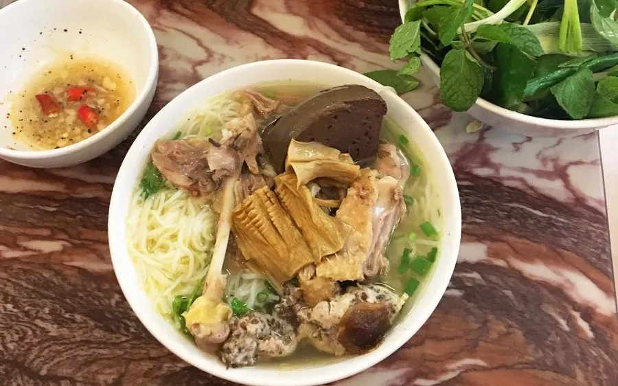 Duck meat eaten with bamboo shoots is delicious without being greasy