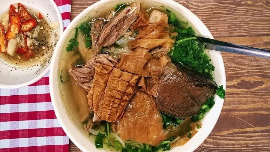 Attractive goose noodle soup