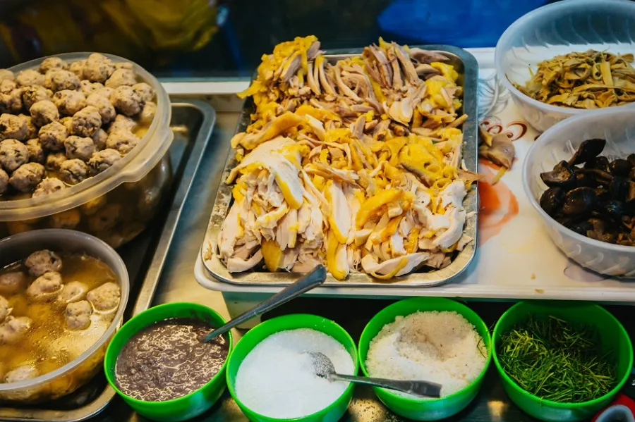 The flavor of vermicelli noodles is determined by the broth