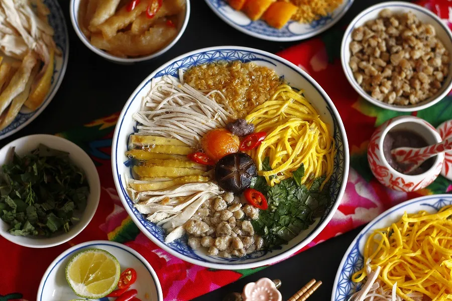 Bun thang is like a colorful "picture of flavor".