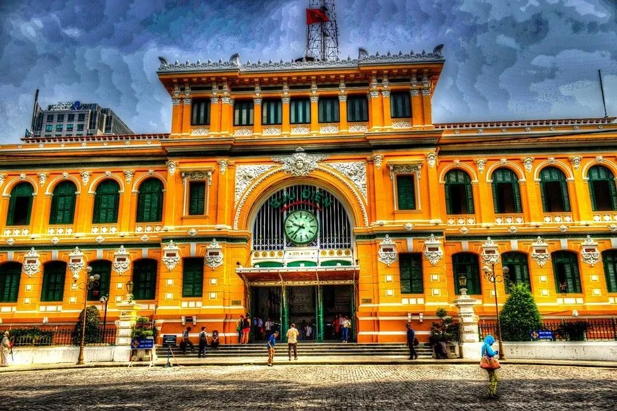 Bưu điện thành phố nổi bật
