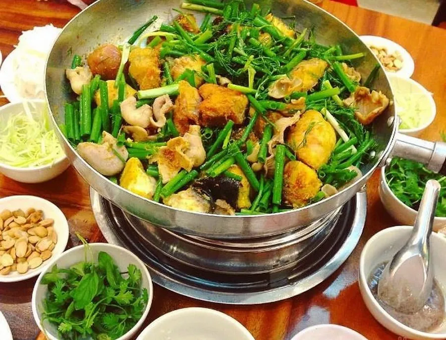 Fish cakes are fragrant when combined with many vegetables