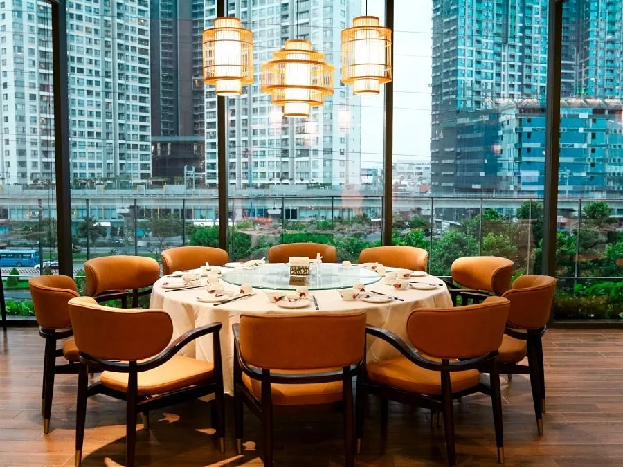 Dim Tu Tac Restaurant possesses an airy space