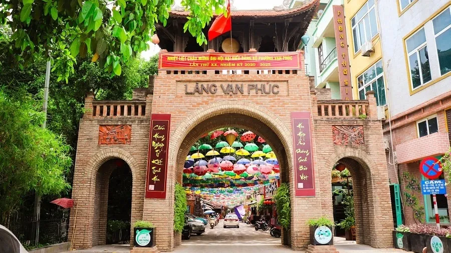 Van Phuc silk village is so beautiful that it pleases visitors from near and far