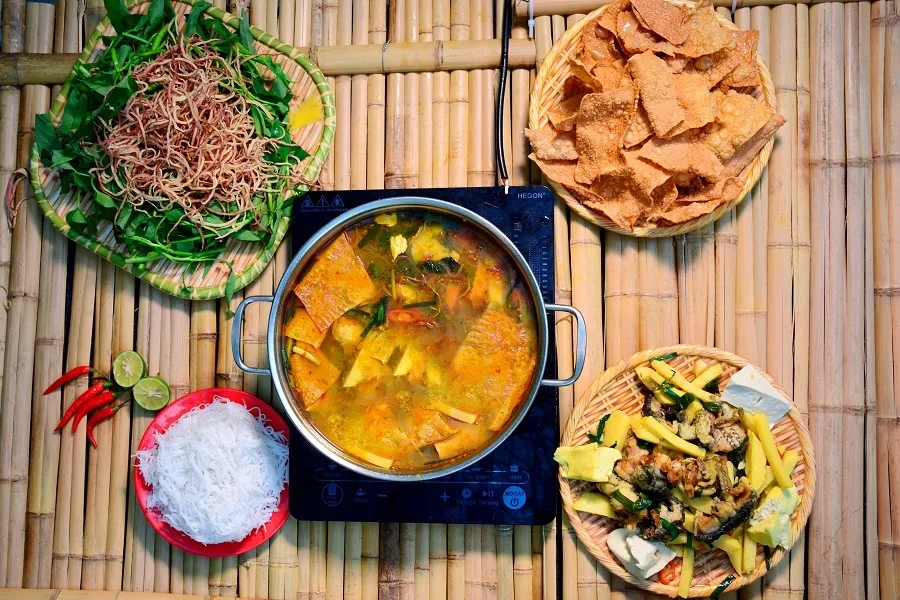 Lẩu ếch chua chua thanh thanh