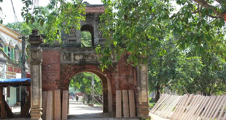 The village has a simple and rustic look