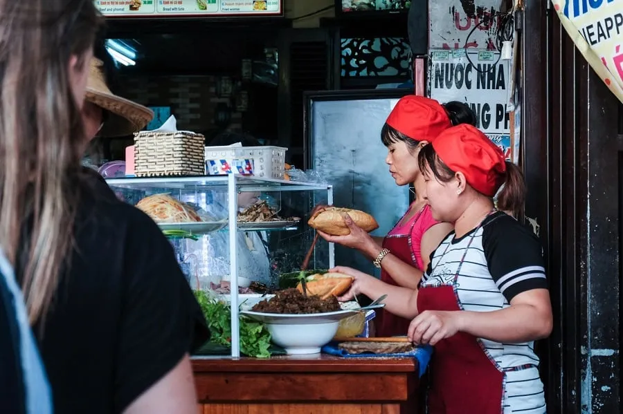 The popular cake makes diners willing to wait to enjoy it