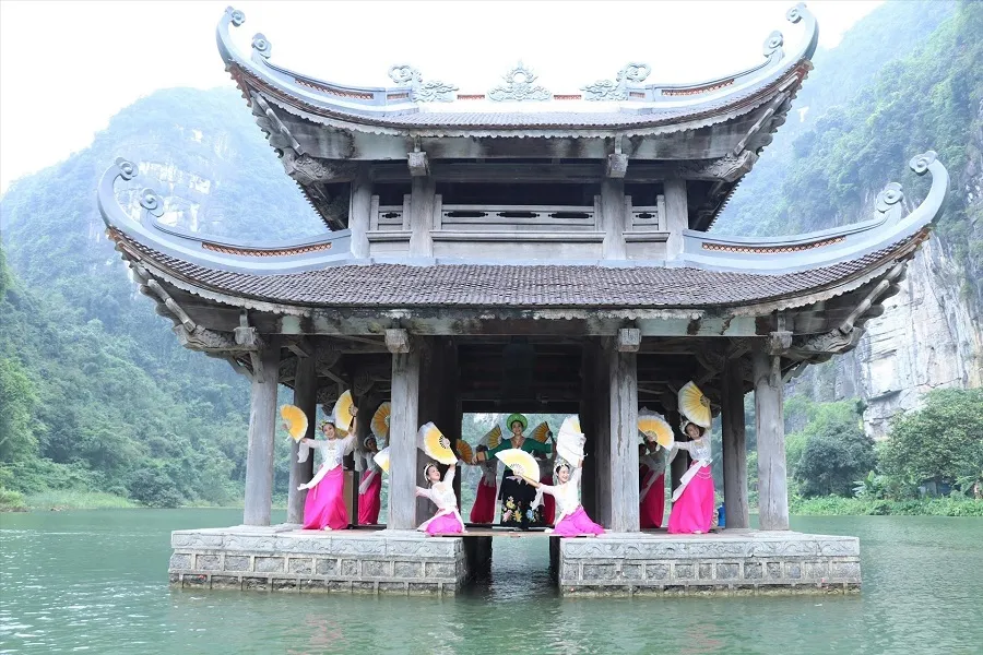Tràng An cũng là nơi gìn giữ nhiều giá trị văn hóa nổi bật
