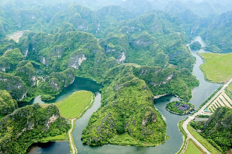 Thiên nhiên Tràng An luôn là điểm nhấn thu hút