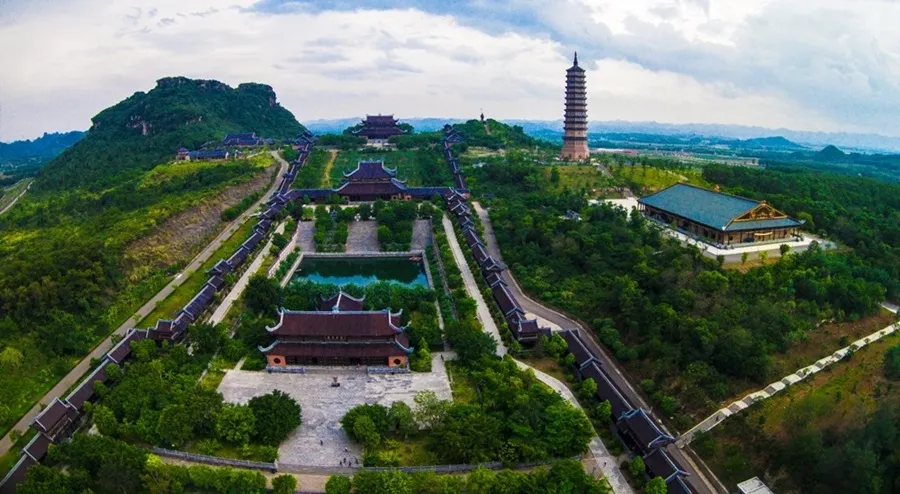 The pagoda has a large scale and construction area