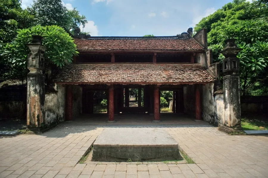 Đền thờ vua Lê Đại Hành cũng là một ngôi đền không kém phần linh thiêng