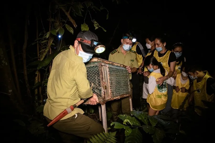 Observing animals at night is an extremely interesting and new experience
