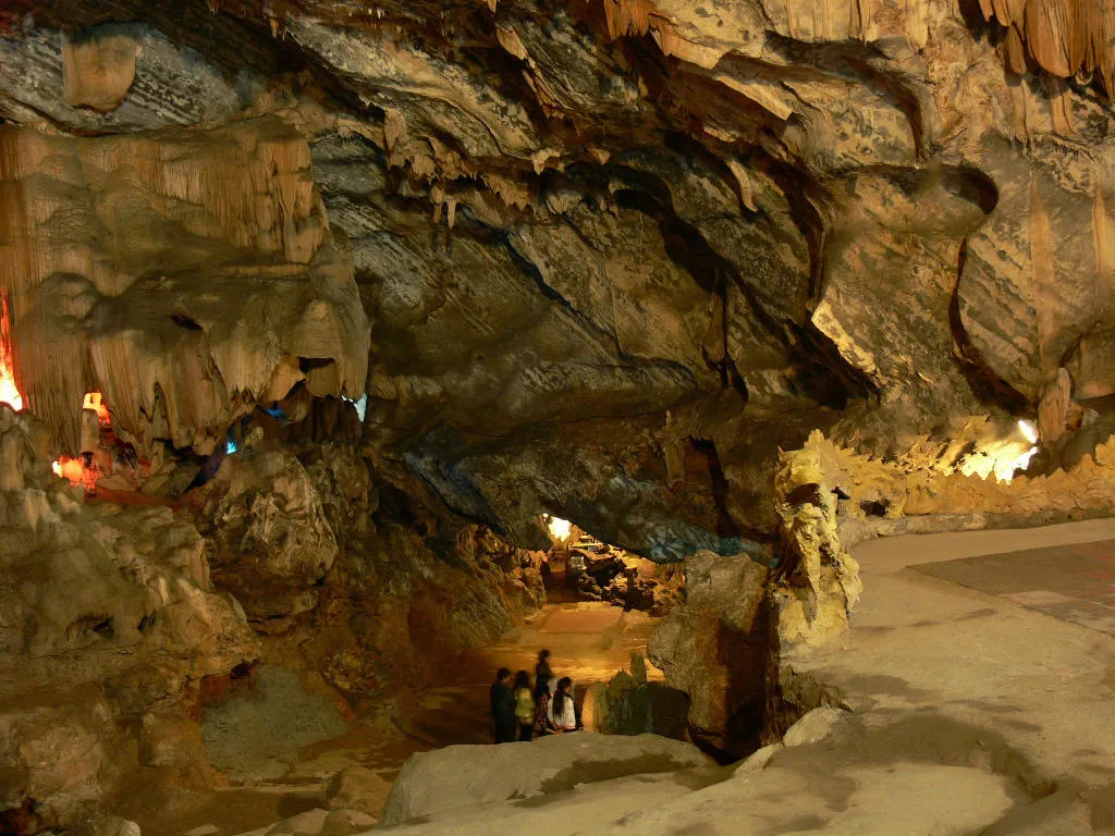 Cave exploration activities in Tam Coc