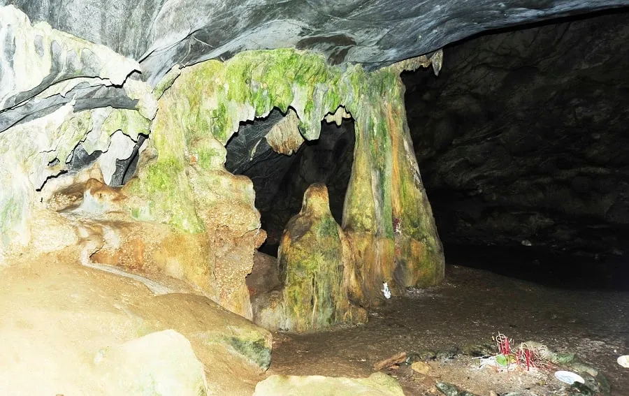 Nguoi Xua Cave brings a mysterious look