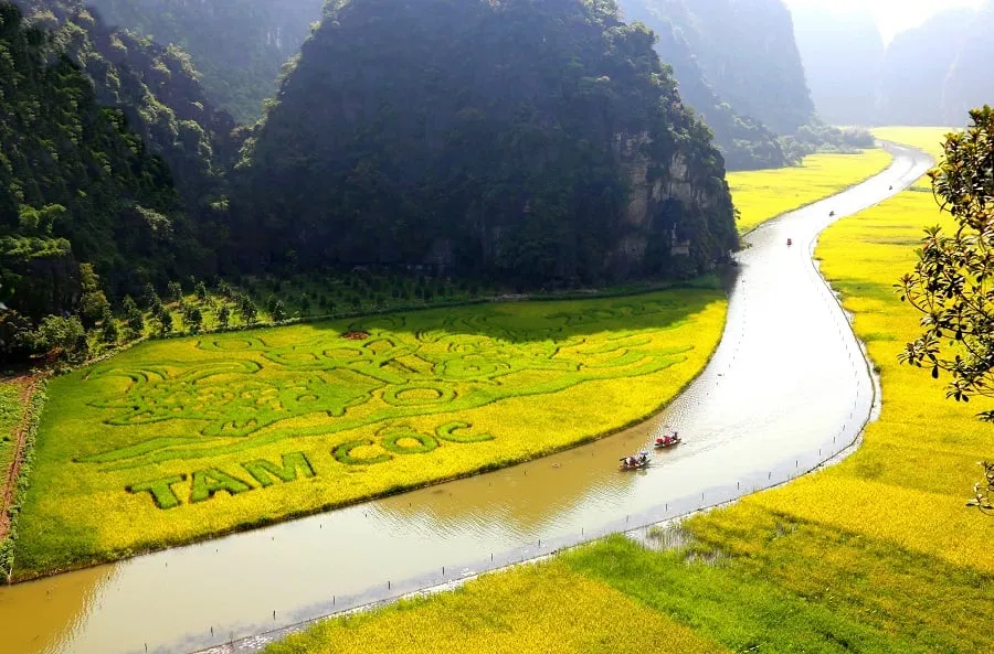 Tam Coc - Bich Dong with its brilliant poetic beauty