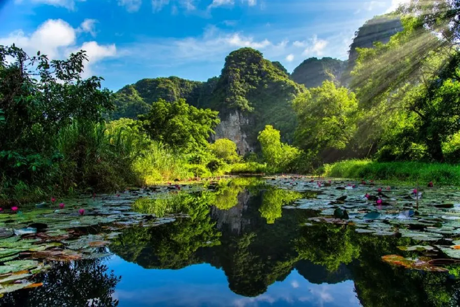 Thung Nang has a poetic beauty under the sun