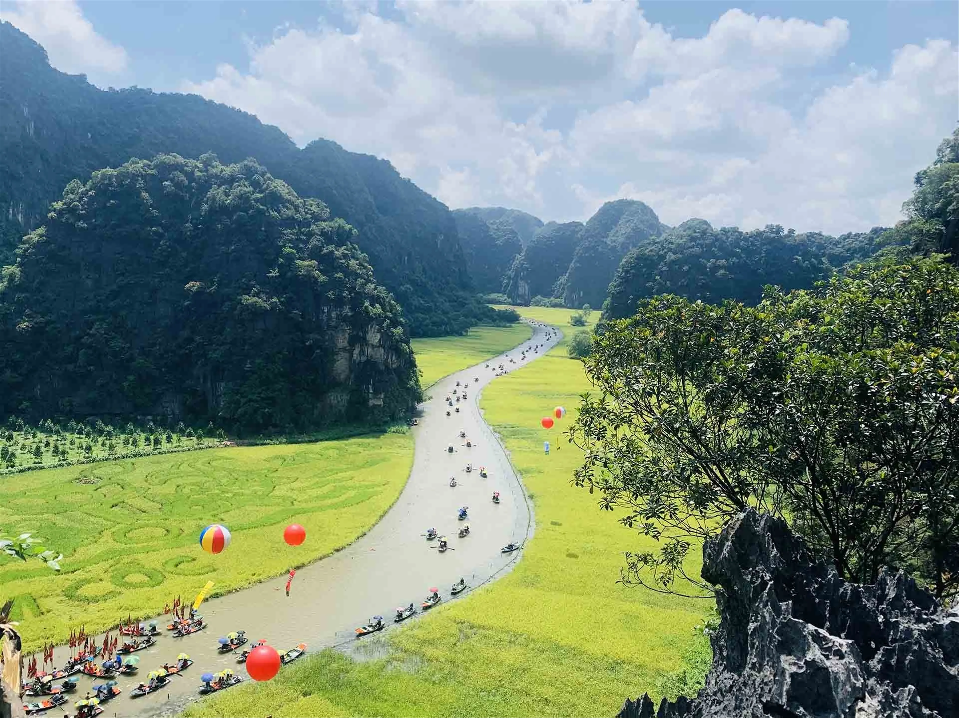 Trải nghiệm hoạt động mạo hiểm tại Tam Cốc-Bích Động