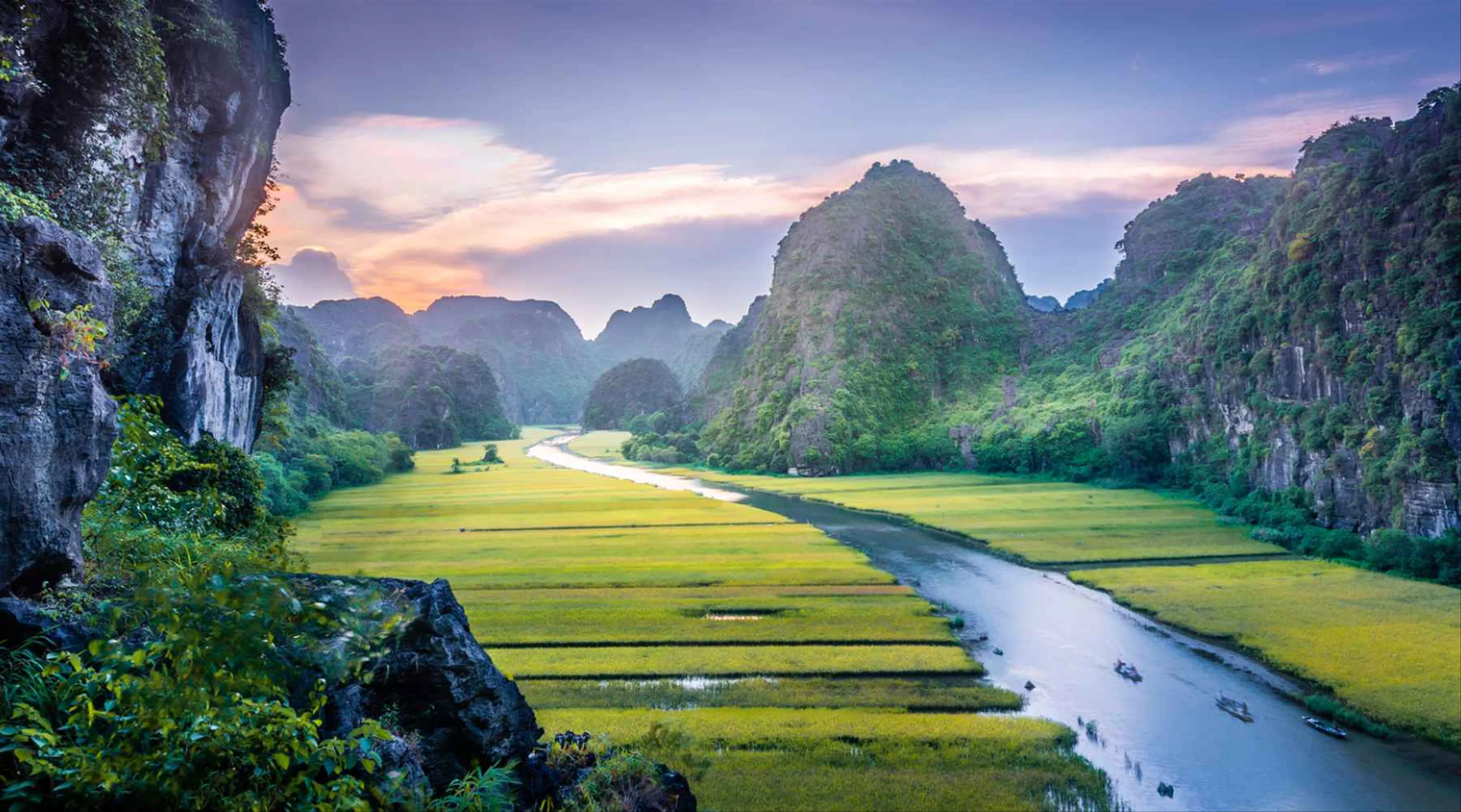 Hành trình khám phá hang động Tam Cốc-Bích Động
