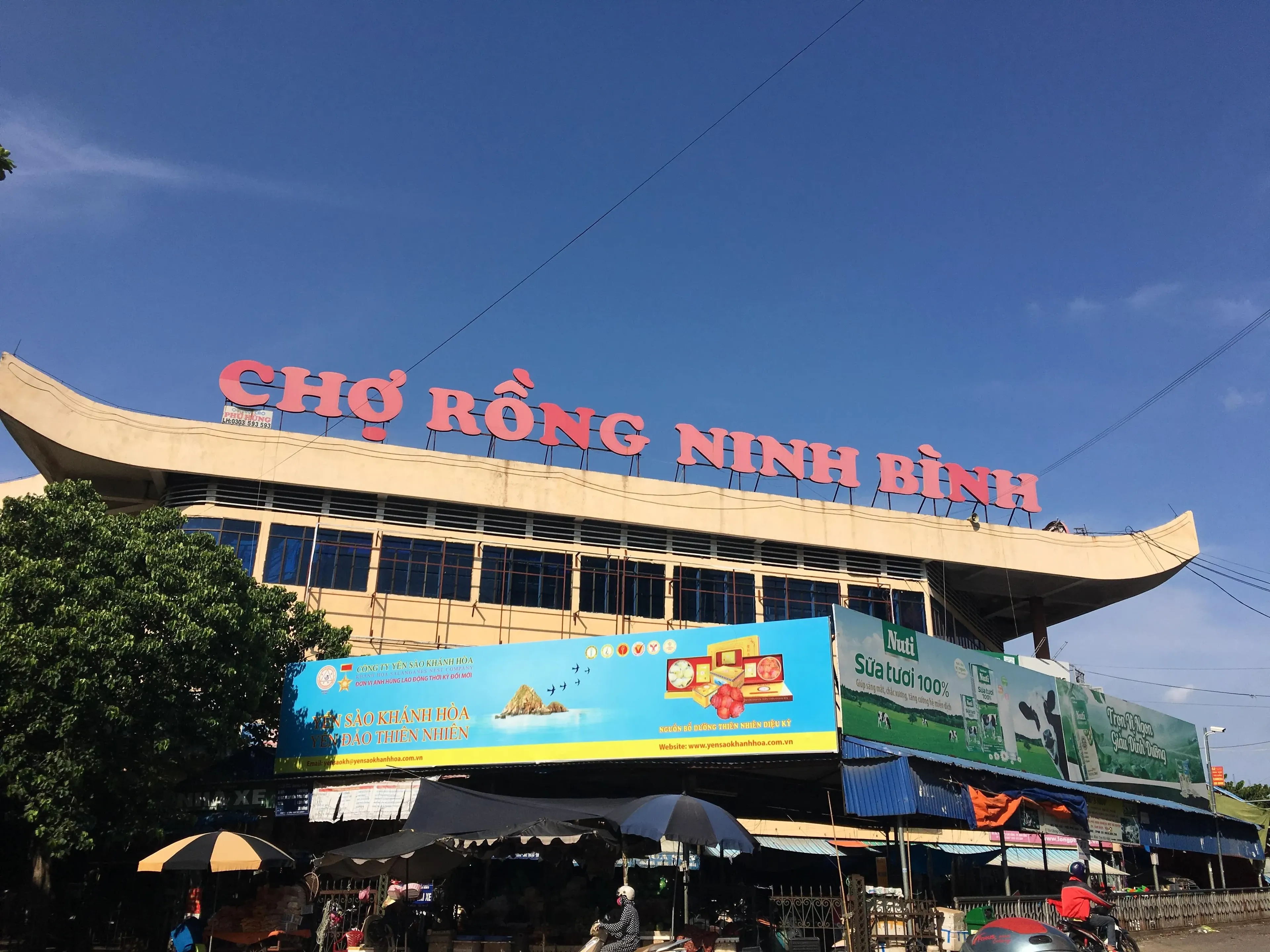 Khám phá vẻ đẹp huyền bí của Chợ Rồng Ninh Bình