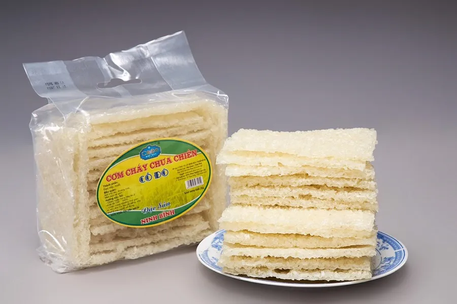 Cơm cháy Cố Đô thơm ngon là món ăn vặt hấp dẫn