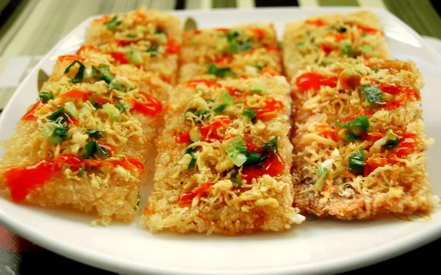 Cơm cháy Ninh Bình là món ăn truyền thống lâu đời