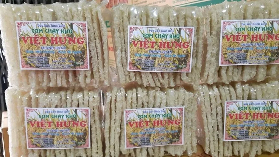 Cơm cháy Việt Hưng được nhiều khách du lịch yêu tích