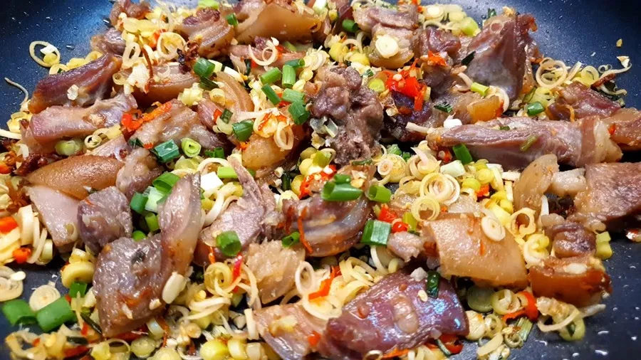 Dê xào sả ớt ăn tốn cơm
