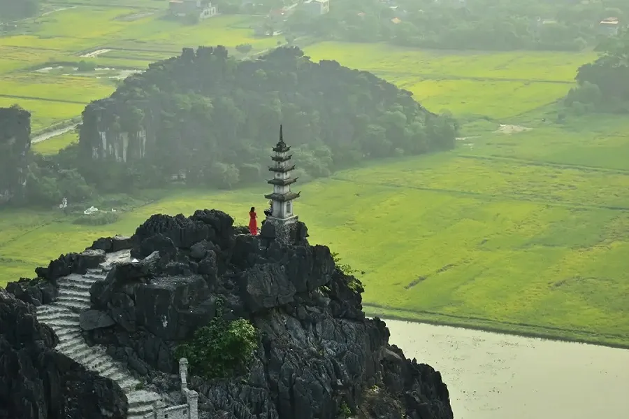 Hang Múa Ninh Bình đẹp hùng vĩ