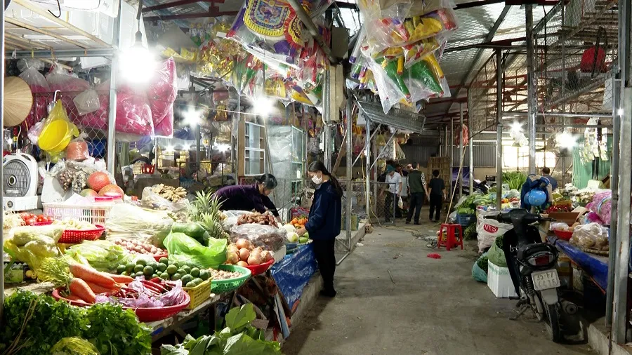 Vegetable and fruit selling area right in the market