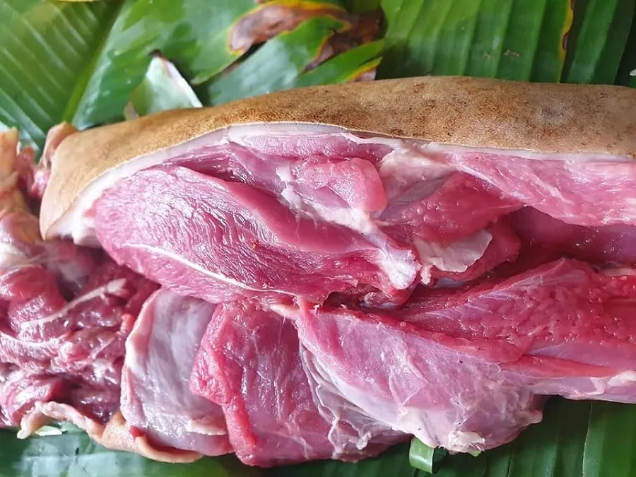 Lựa chọn thịt dê tươi ngon làm tăng hương vị món ăn