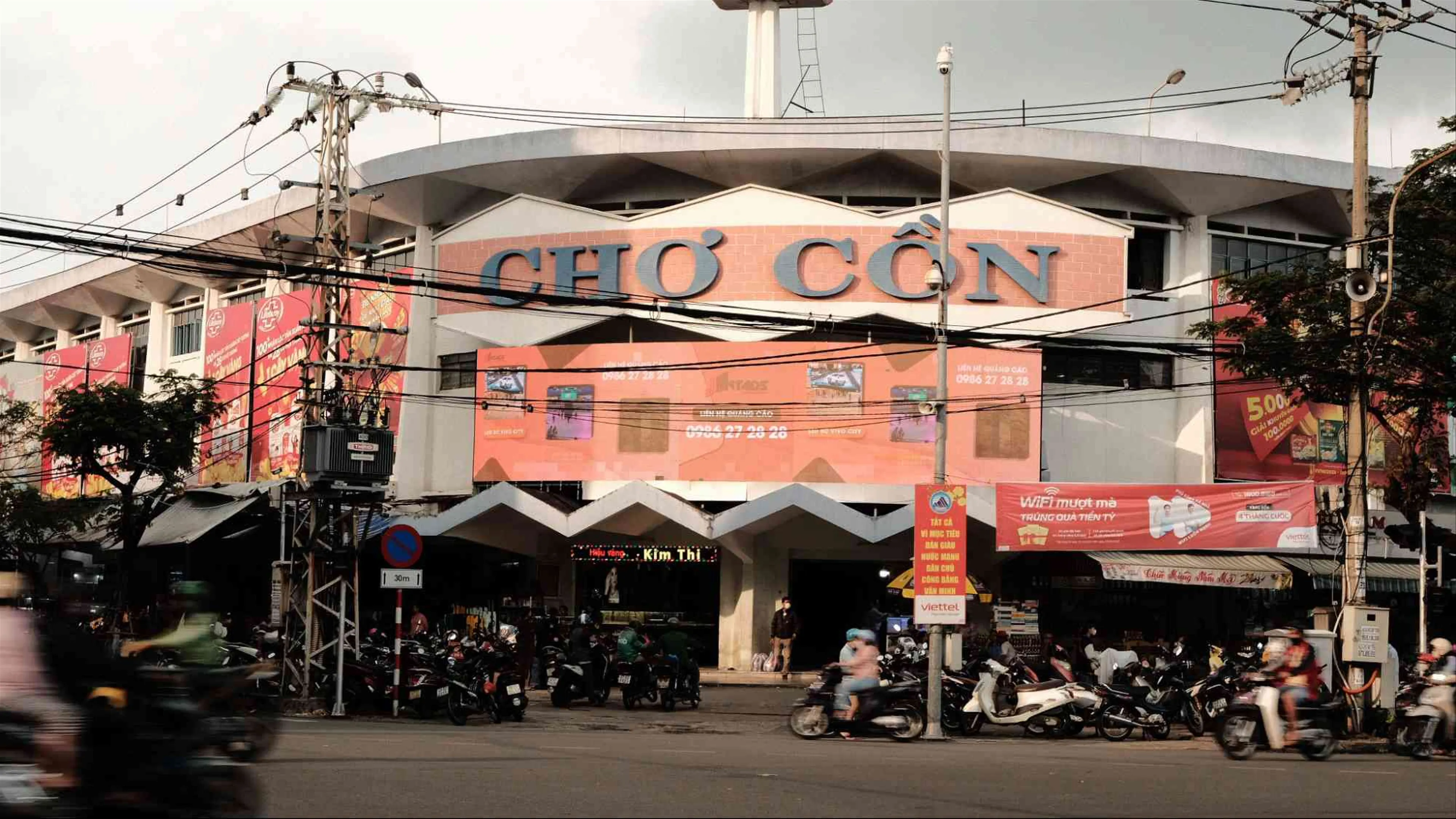 Khám Phá Chợ Cồn Đà Nẵng - Thiên Đường Ẩm Thực và Mua Sắm