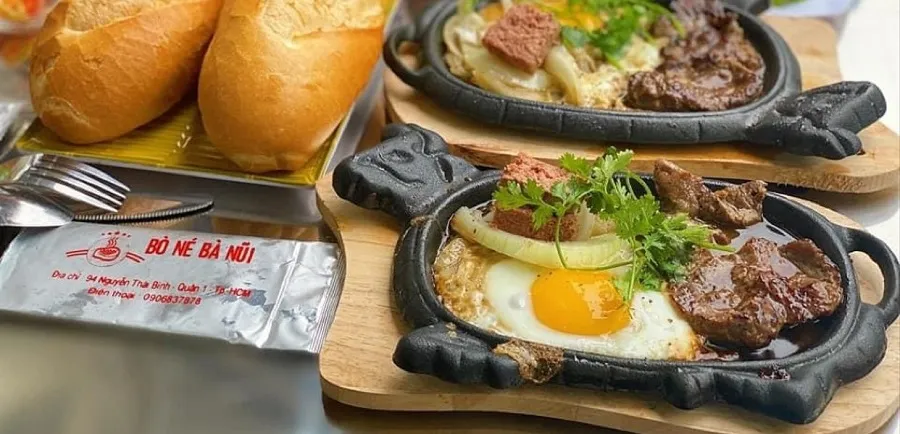 Hot beef is always served on a hot torch to keep the temperature of the dish